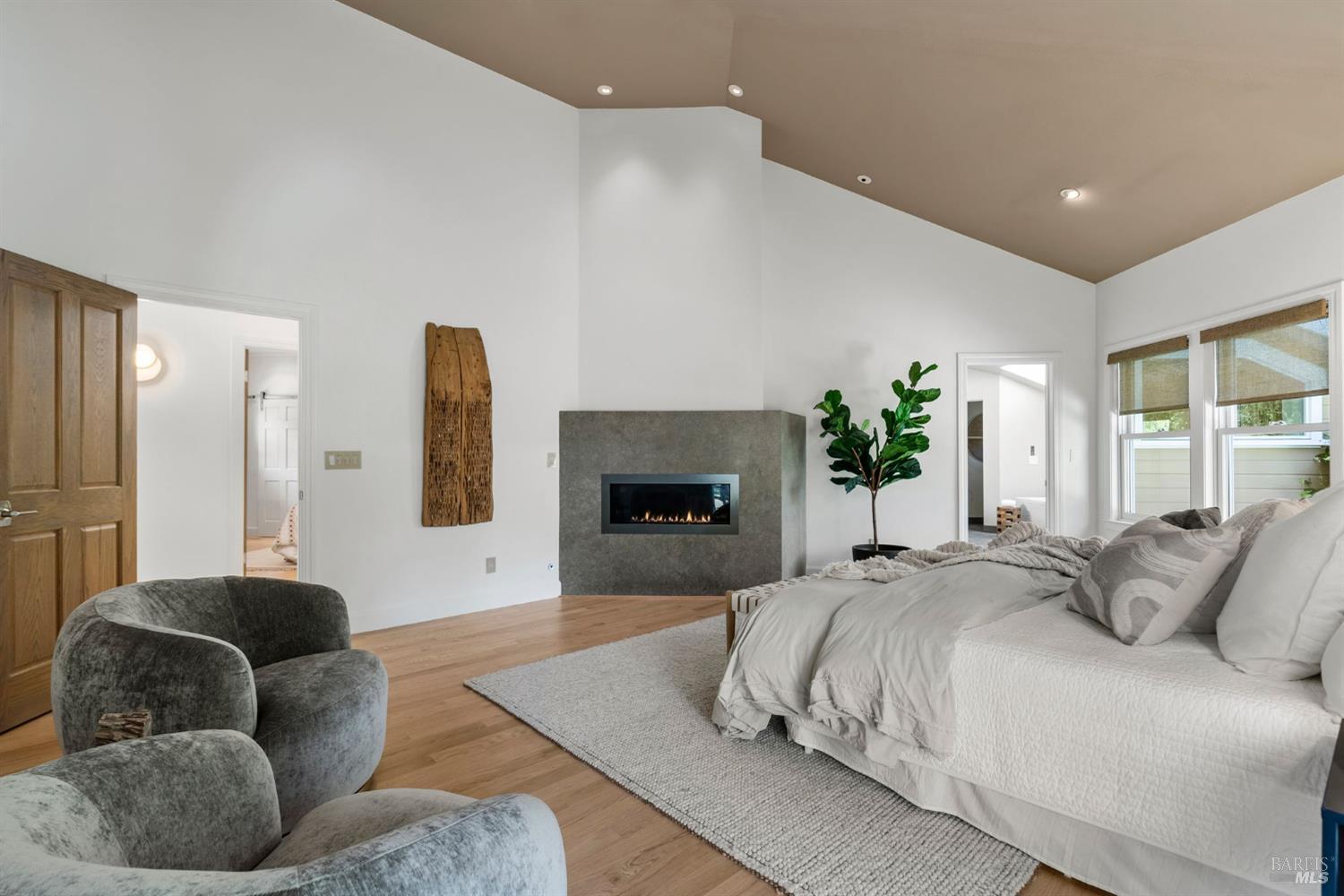 1 Golden Lily Place