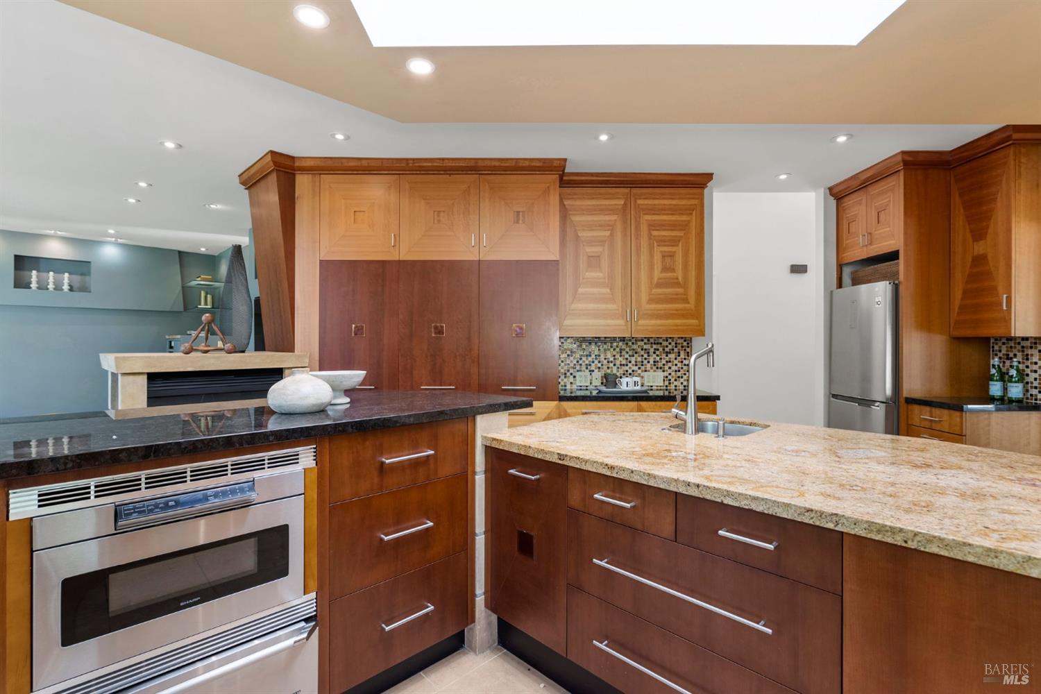 1 Golden Lily Place