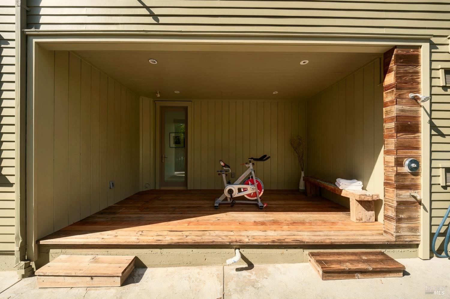 33 Shell Road