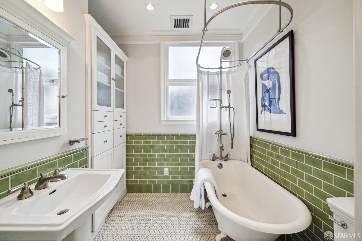 136 Parnassus Street # 1