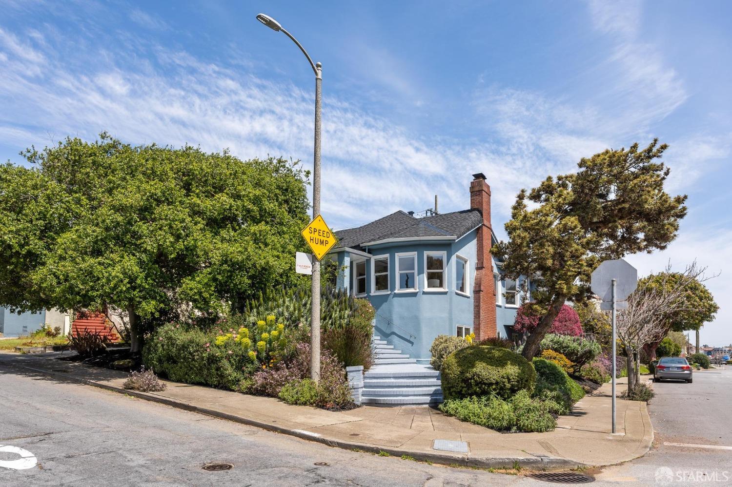 1500 Plymouth Avenue