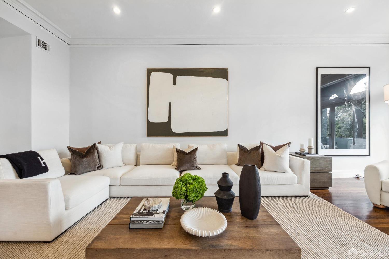 1275 Bay Street