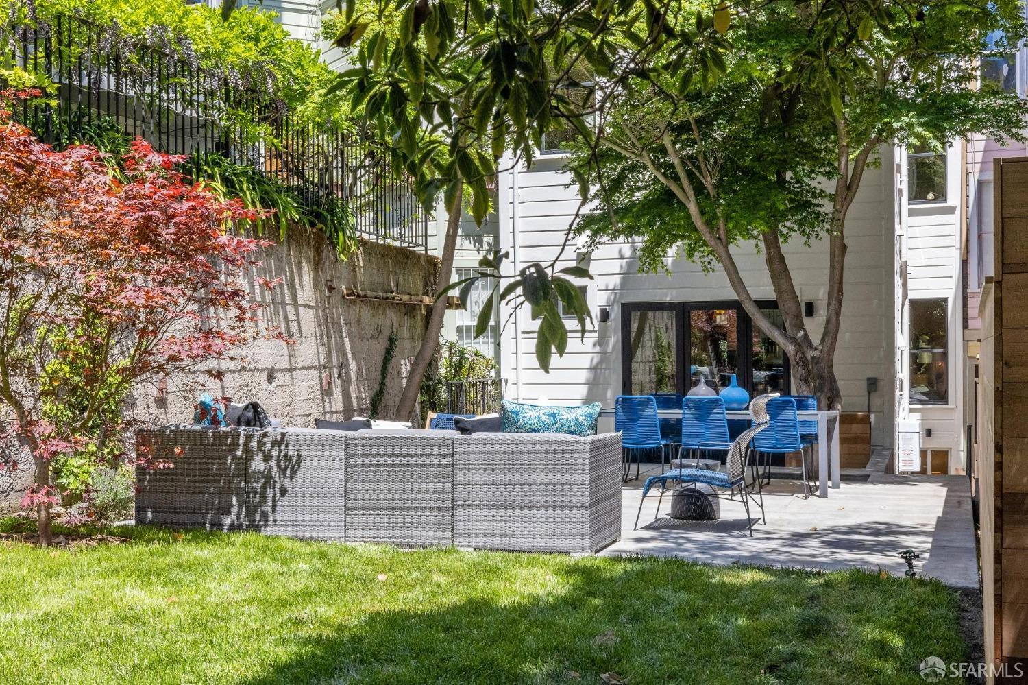877 Hayes Street