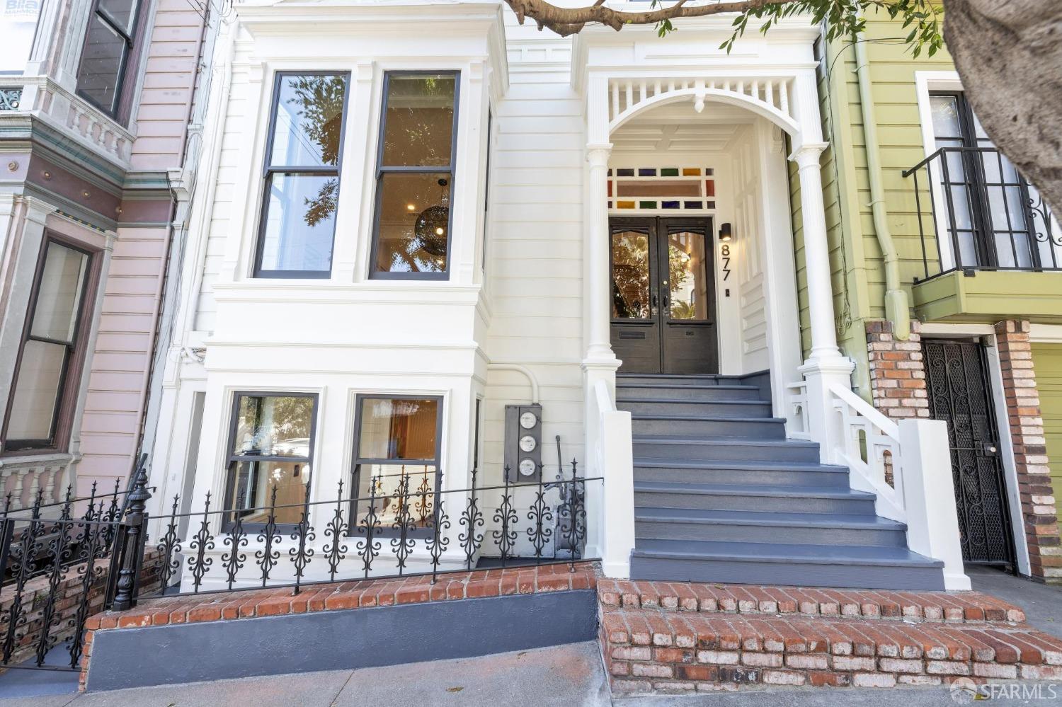 877 Hayes Street