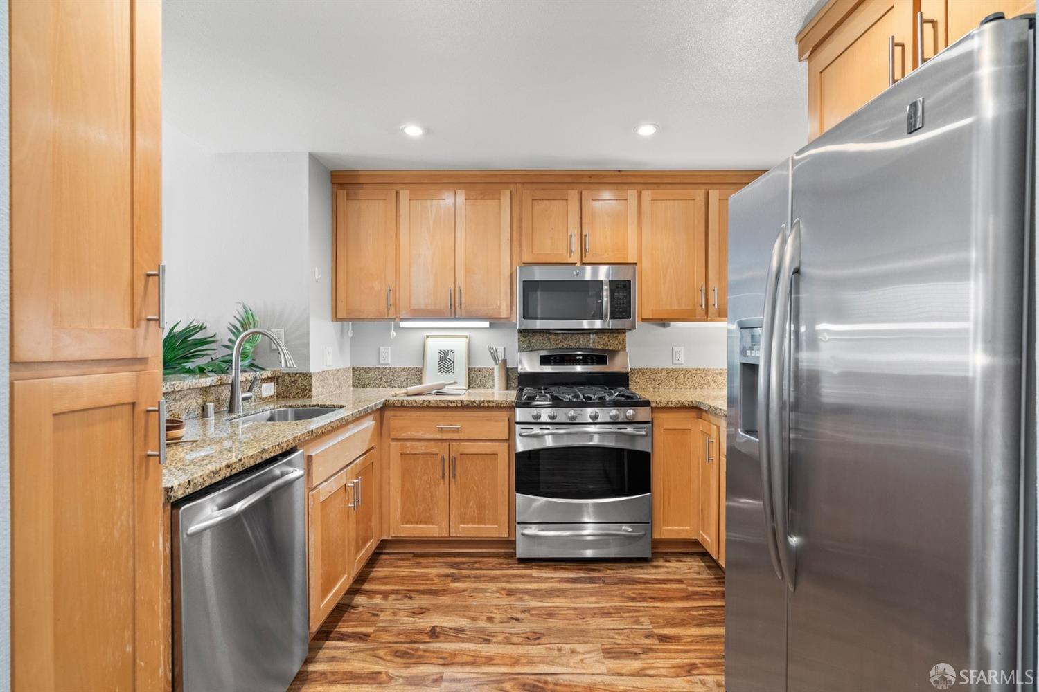 301 Crescent Court # 3103