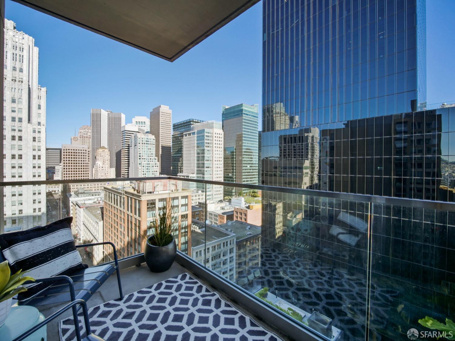 1 Hawthorne Street # 20A