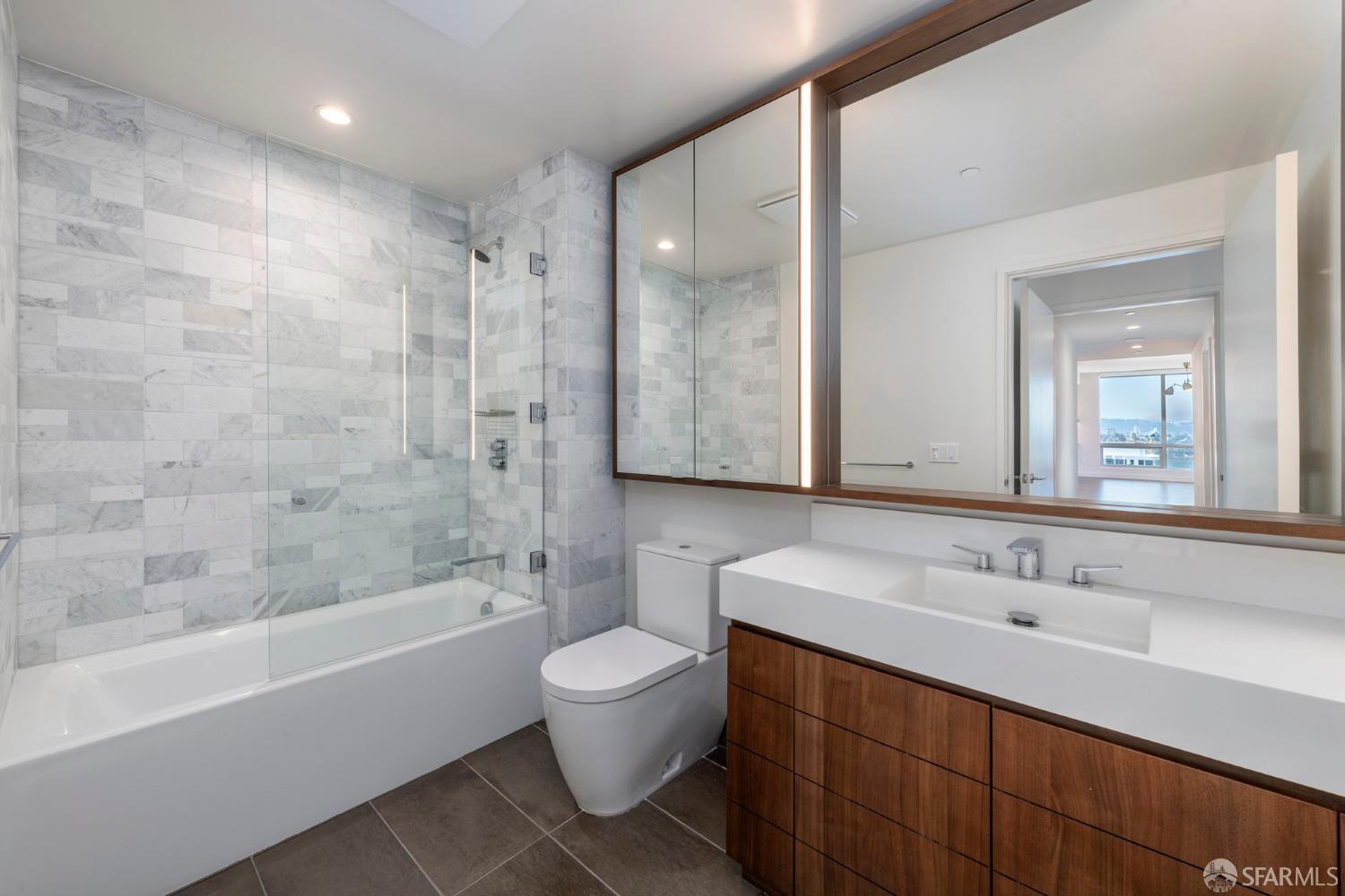 488 Folsom Street # 4202