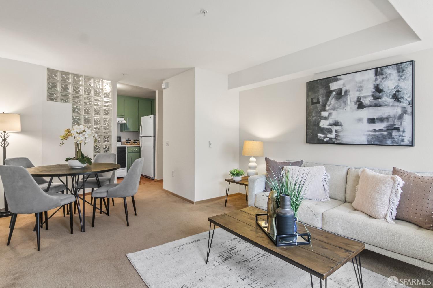 135 Valencia Street # A208