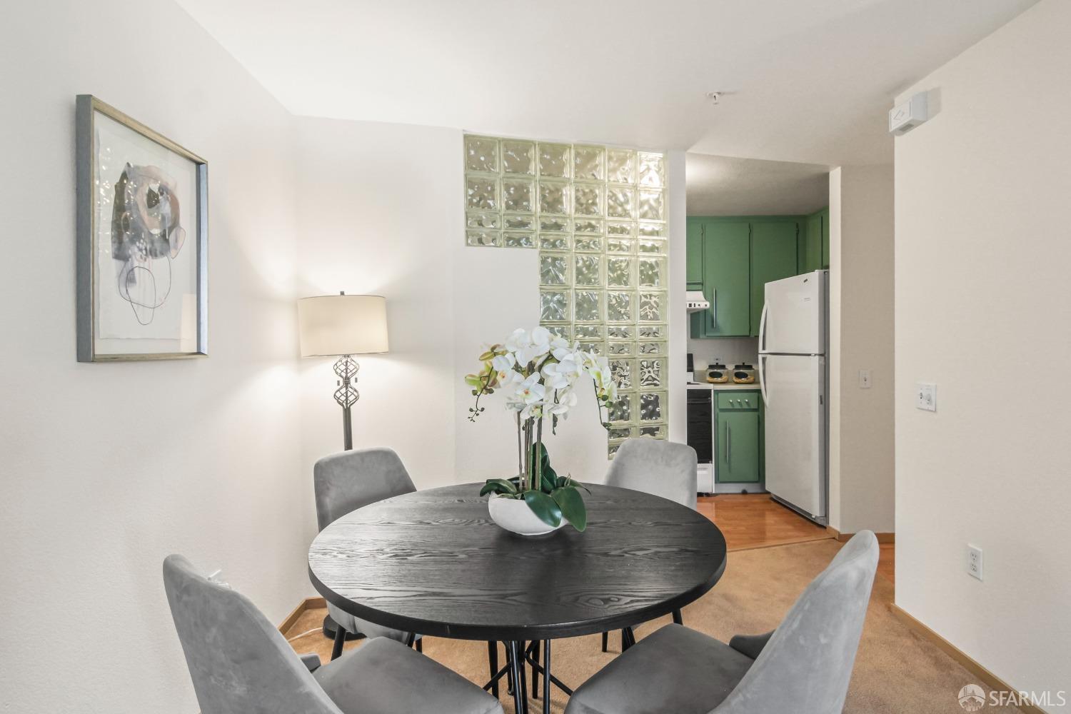 135 Valencia Street # A208
