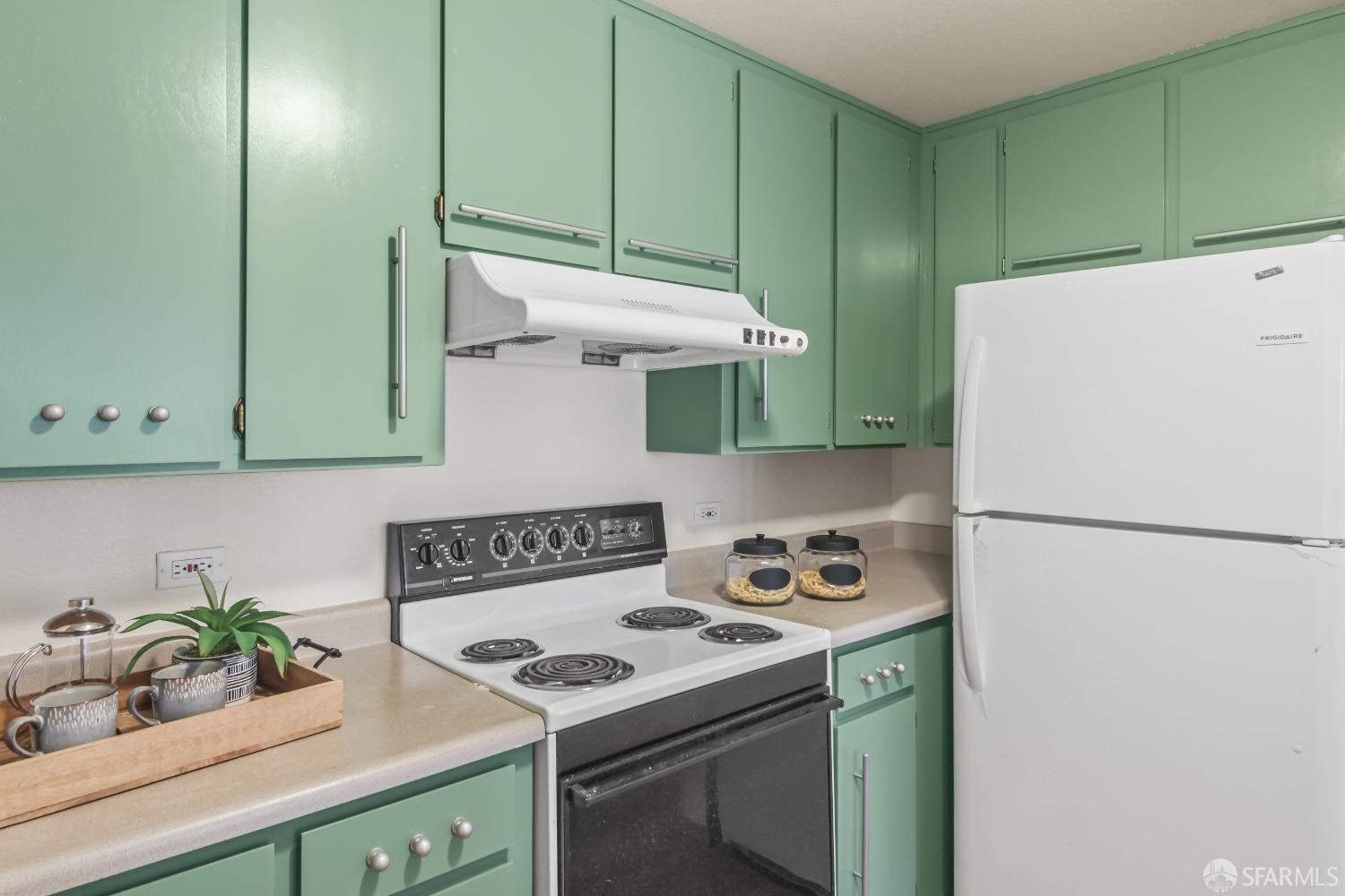 135 Valencia Street # A208