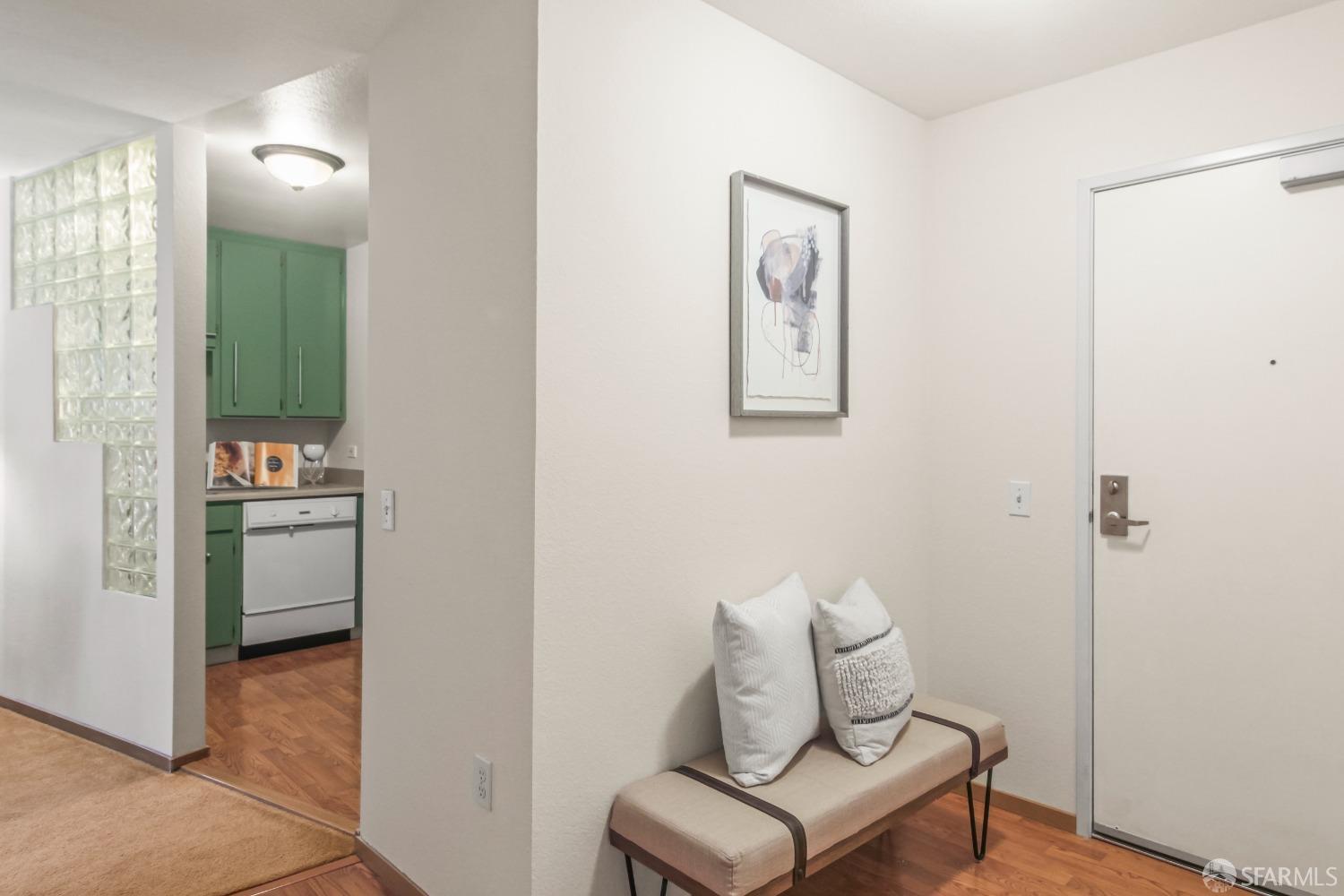 135 Valencia Street # A208