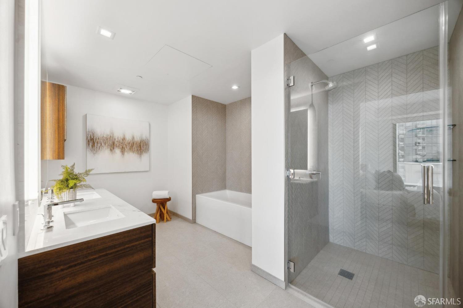 280 Spear Street # 25E