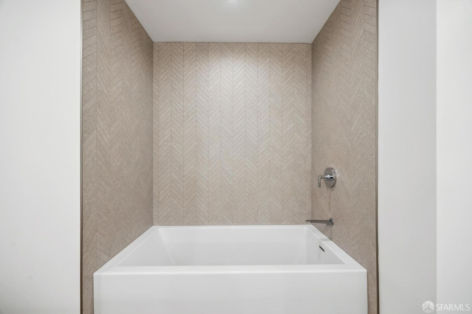 280 Spear Street # 25E