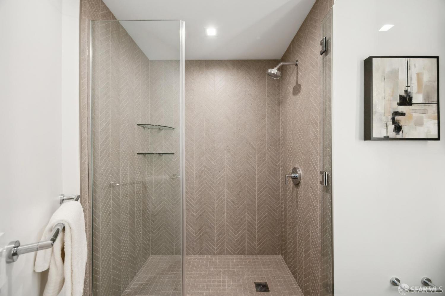280 Spear Street # 25E