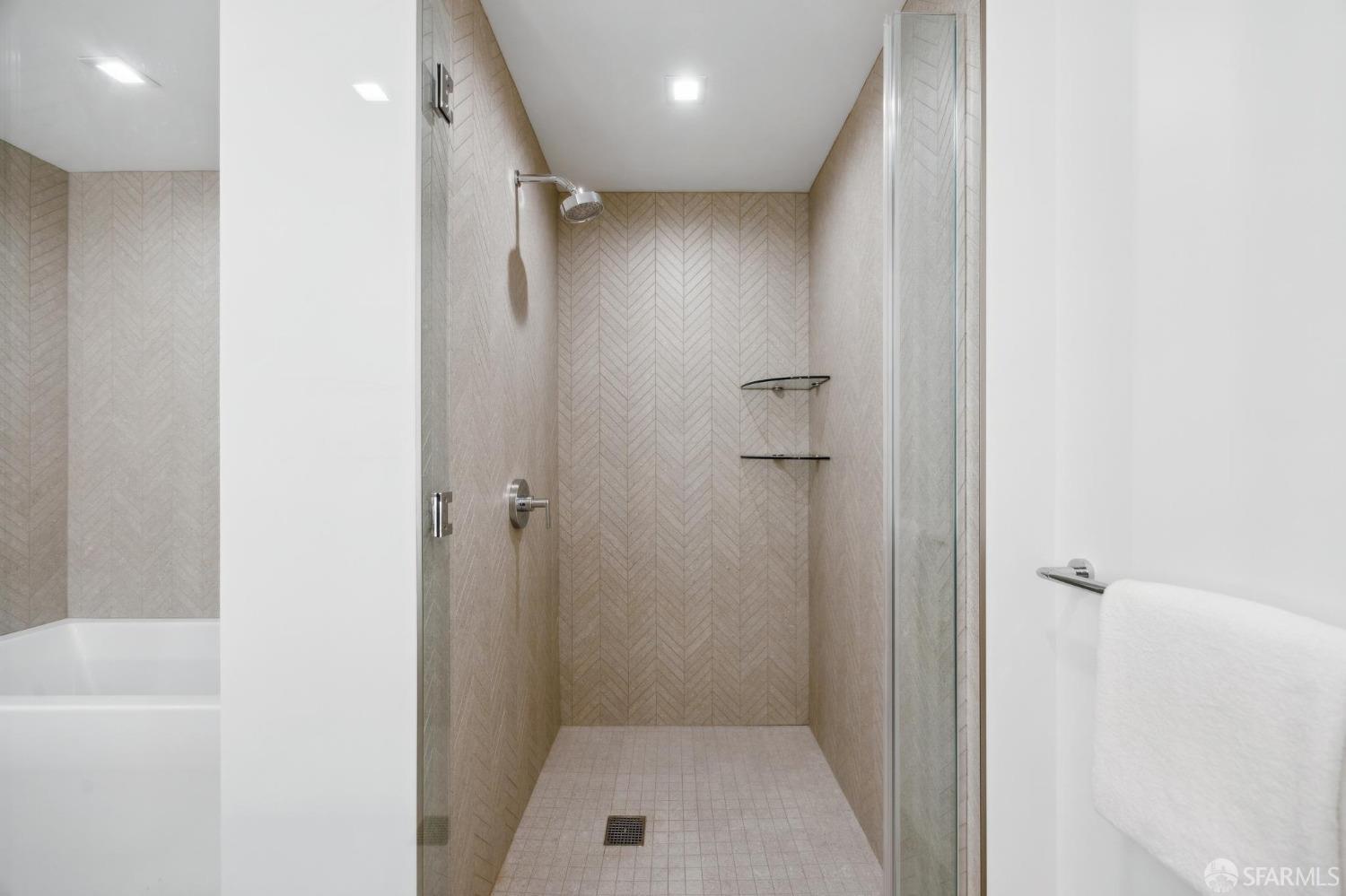 280 Spear Street # 25E