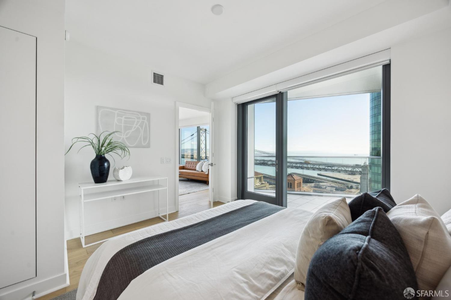 280 Spear Street # 25E