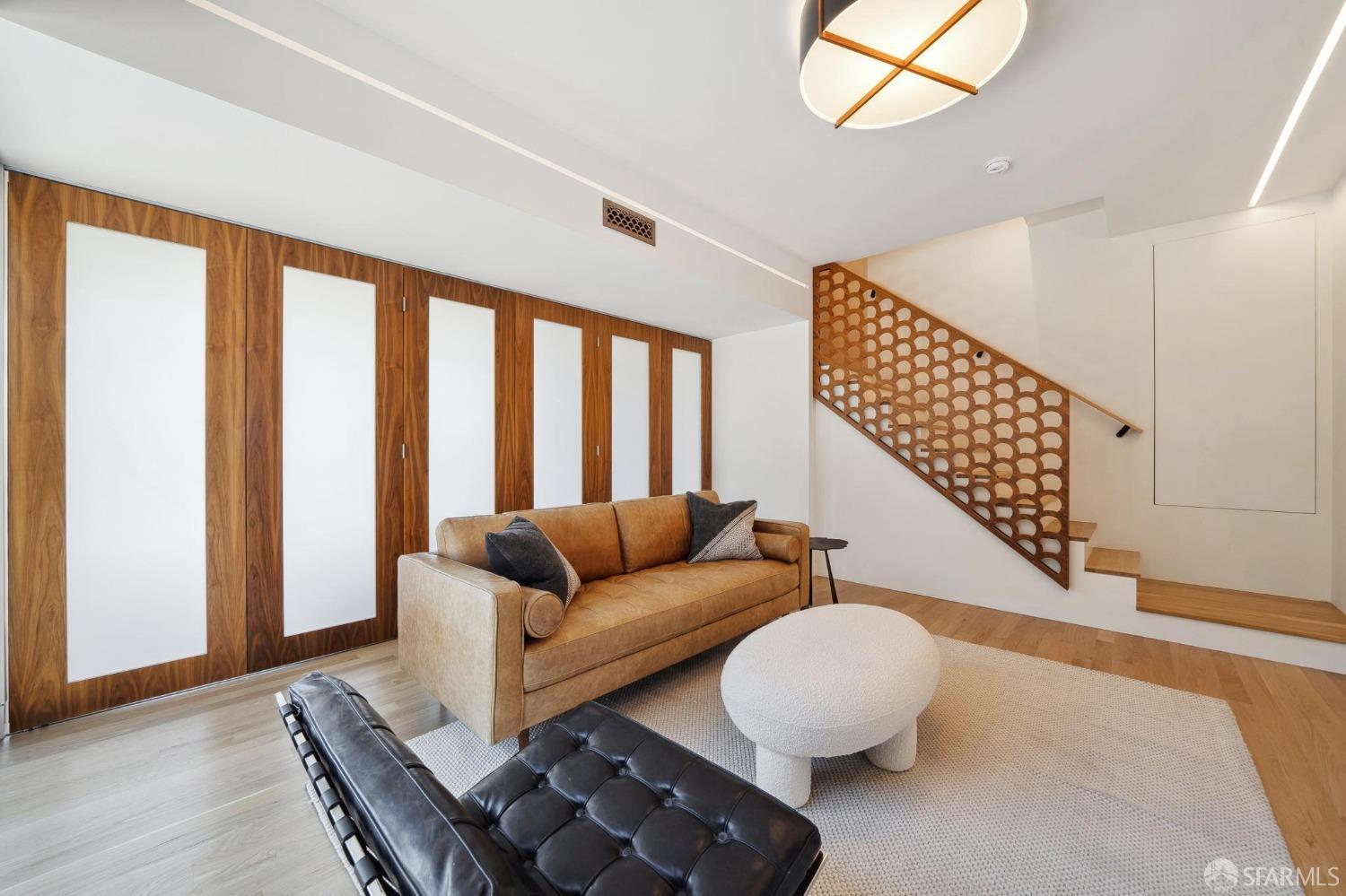 289 Bradford Street