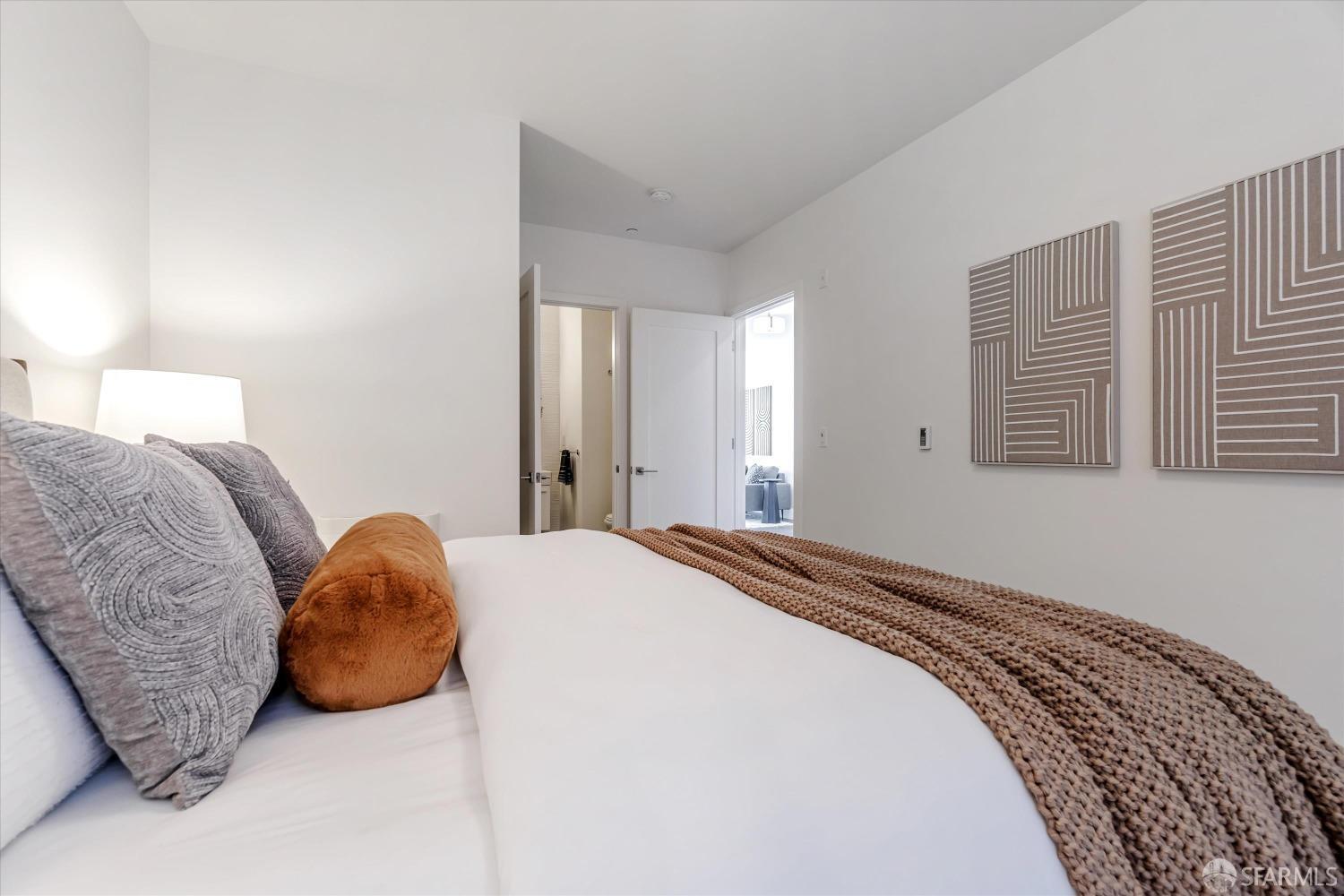 413 Valencia Street # 404
