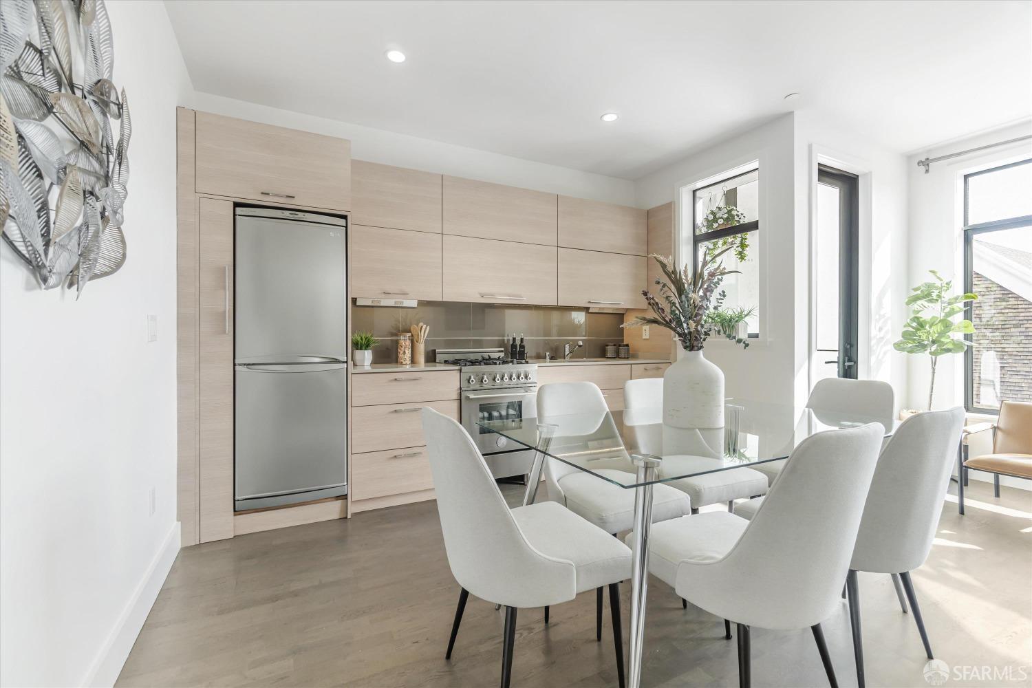 413 Valencia Street # 404