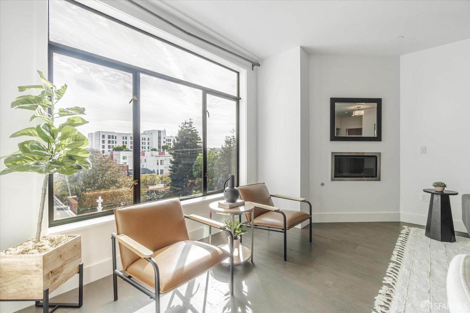 413 Valencia Street # 404