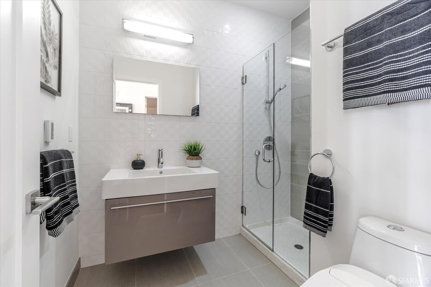 413 Valencia Street # 404