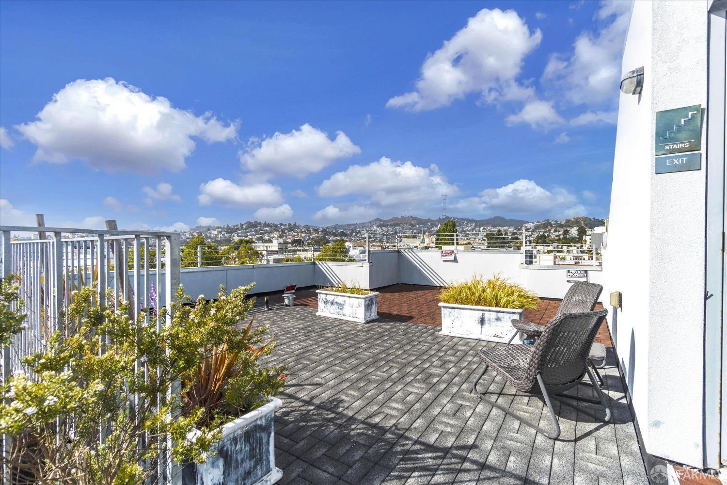 413 Valencia Street # 404
