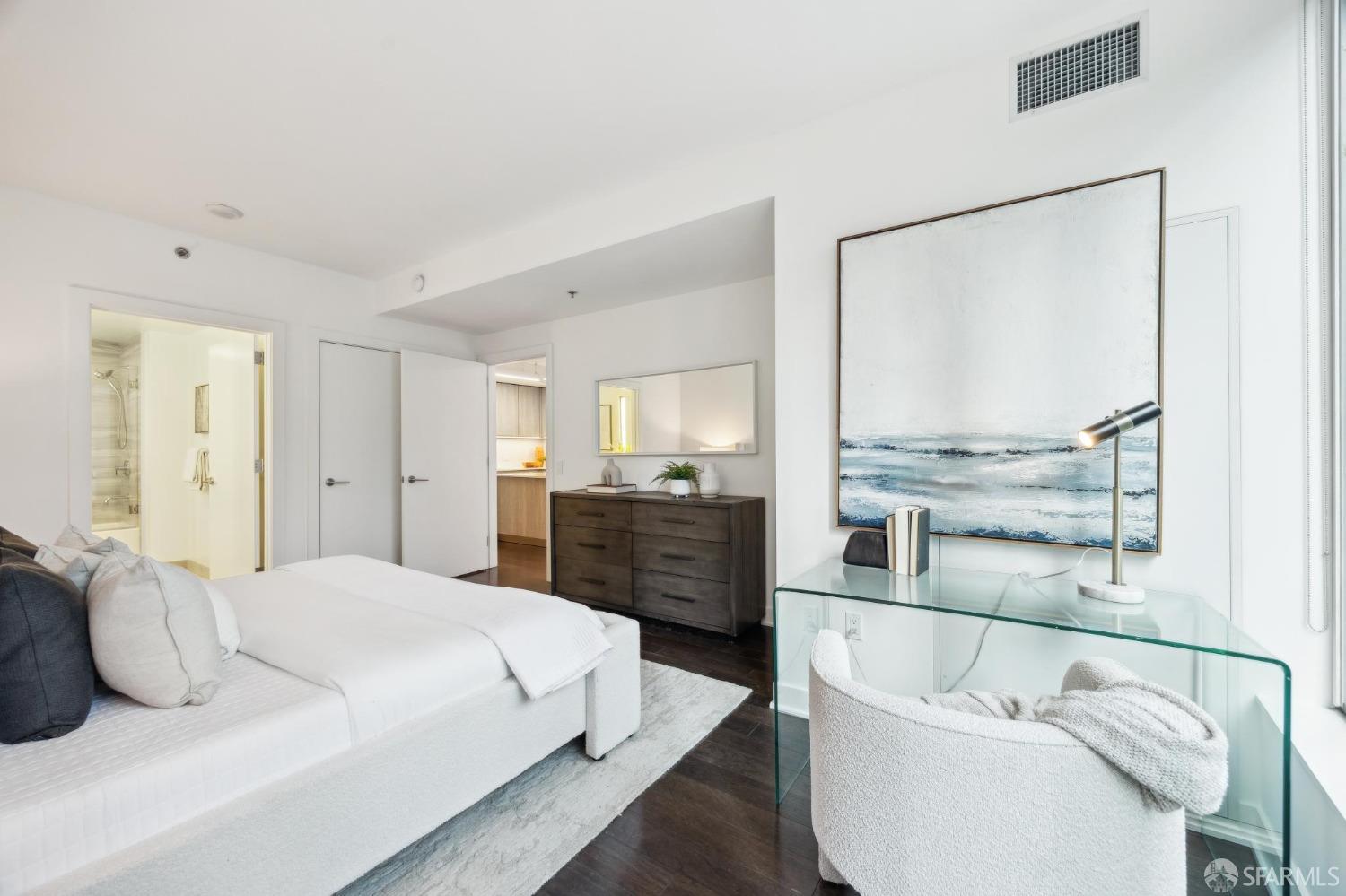 318 Main Street # 7I