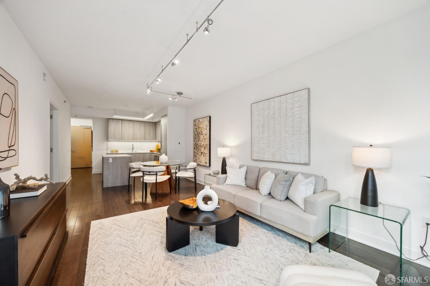 318 Main Street # 7I