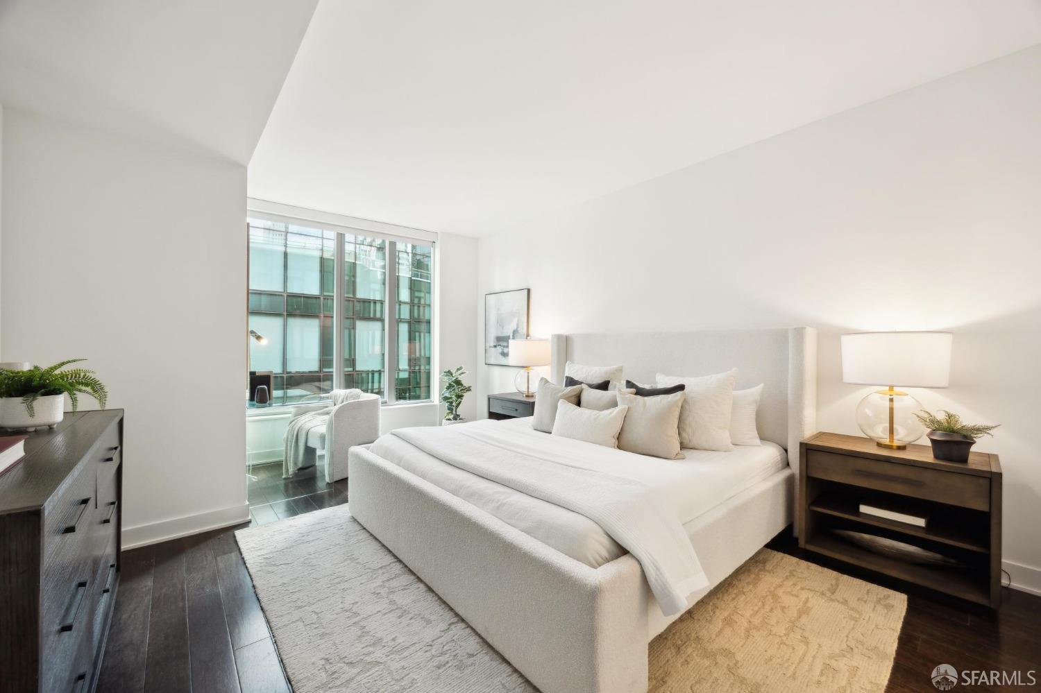 318 Main Street # 7I