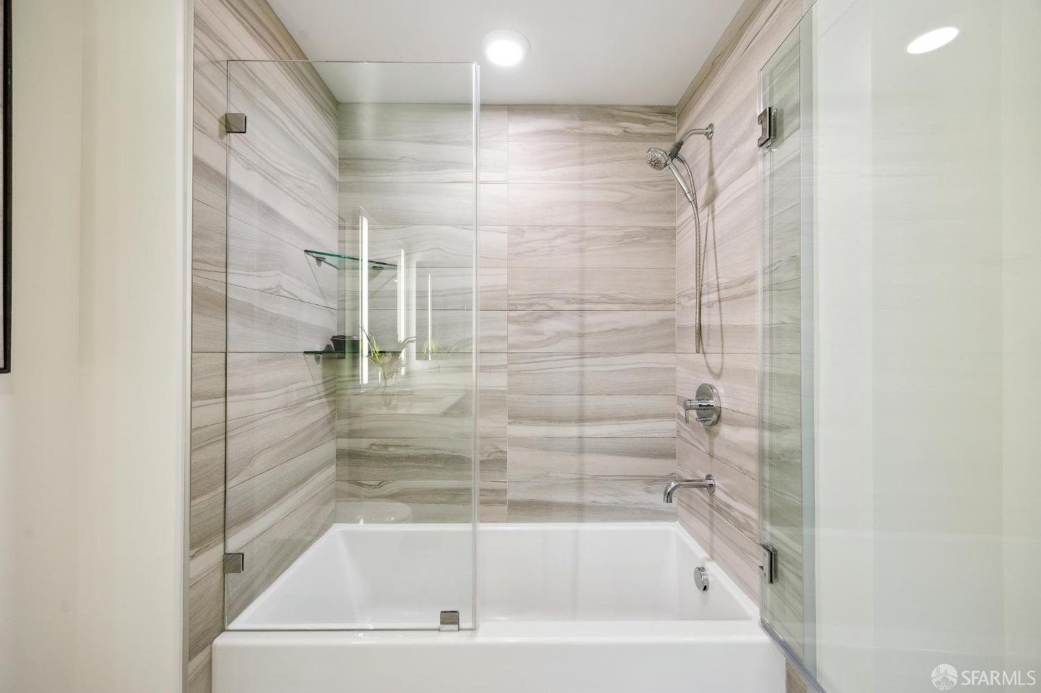 318 Main Street # 7I