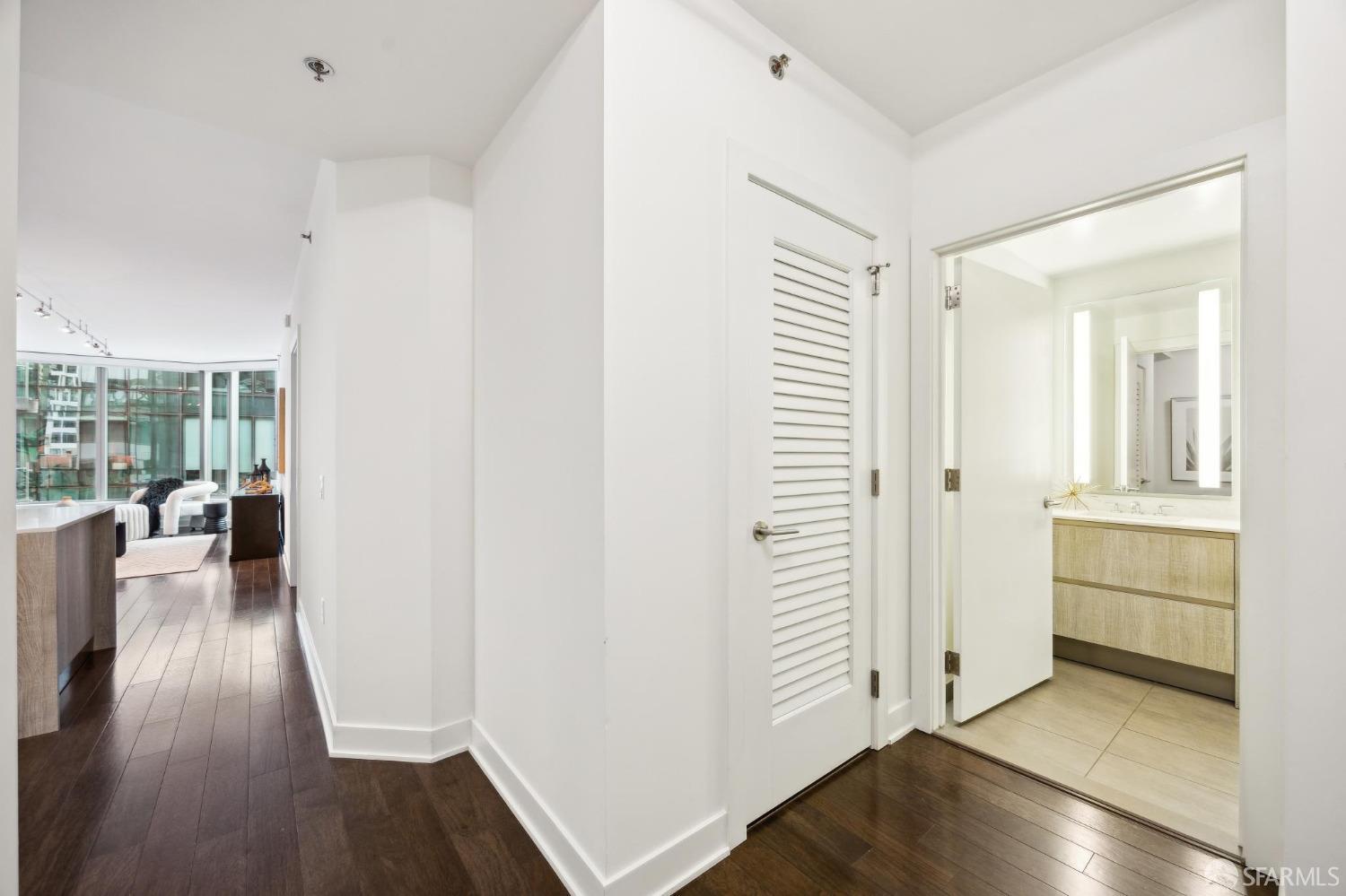 318 Main Street # 7I
