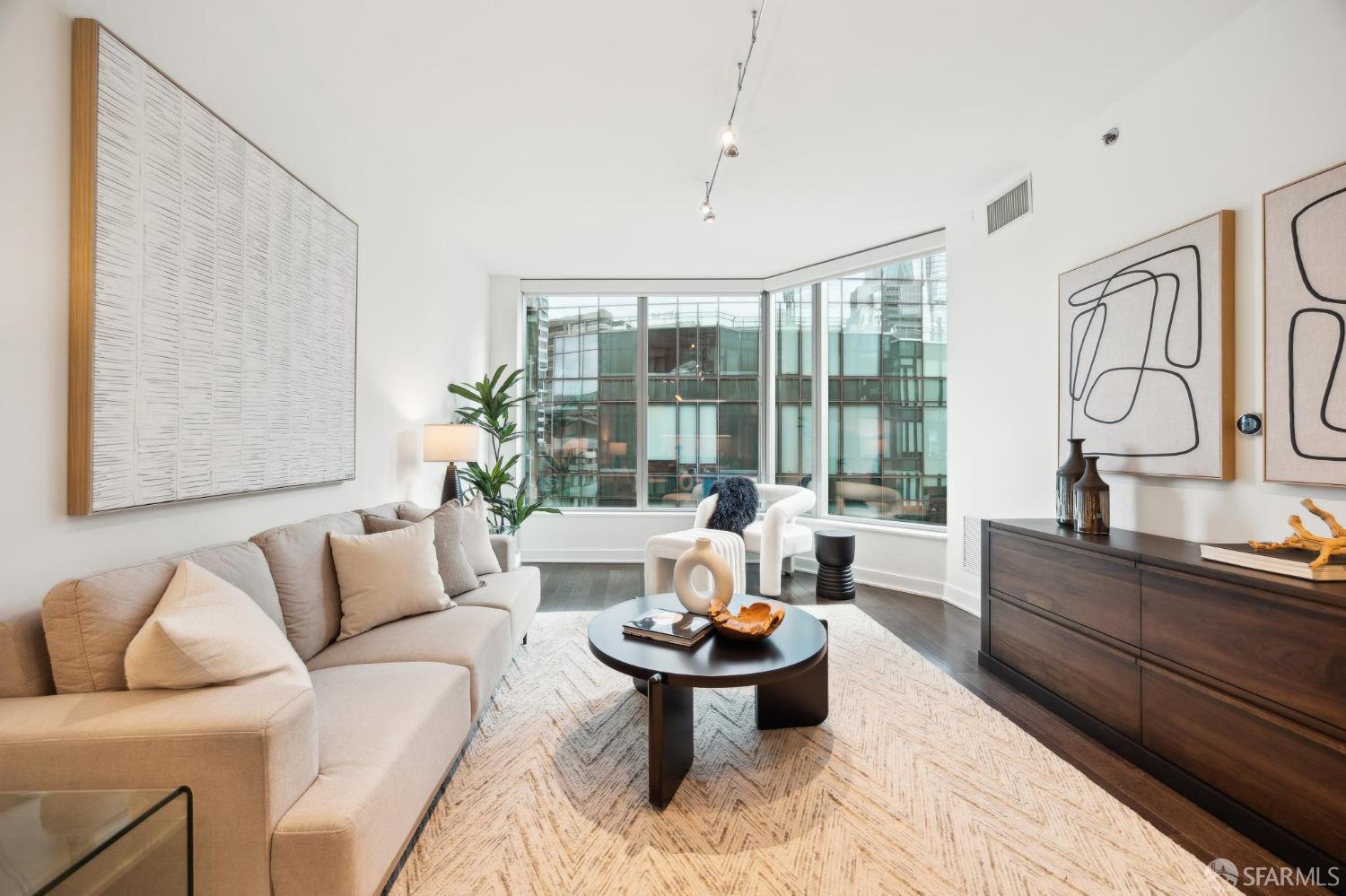 318 Main Street # 7I