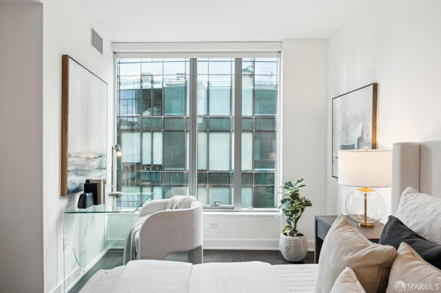 318 Main Street # 7I