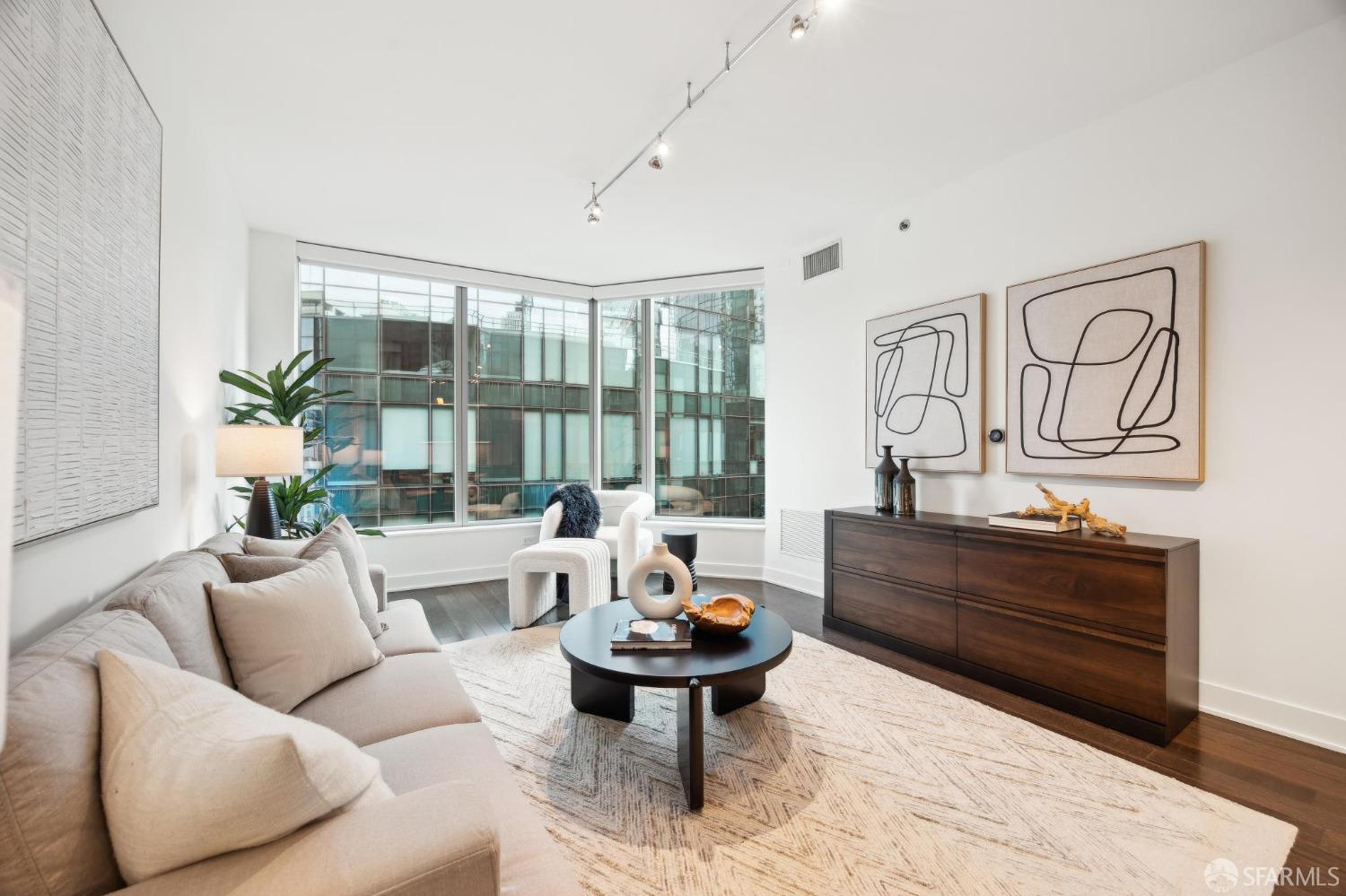 318 Main Street # 7I