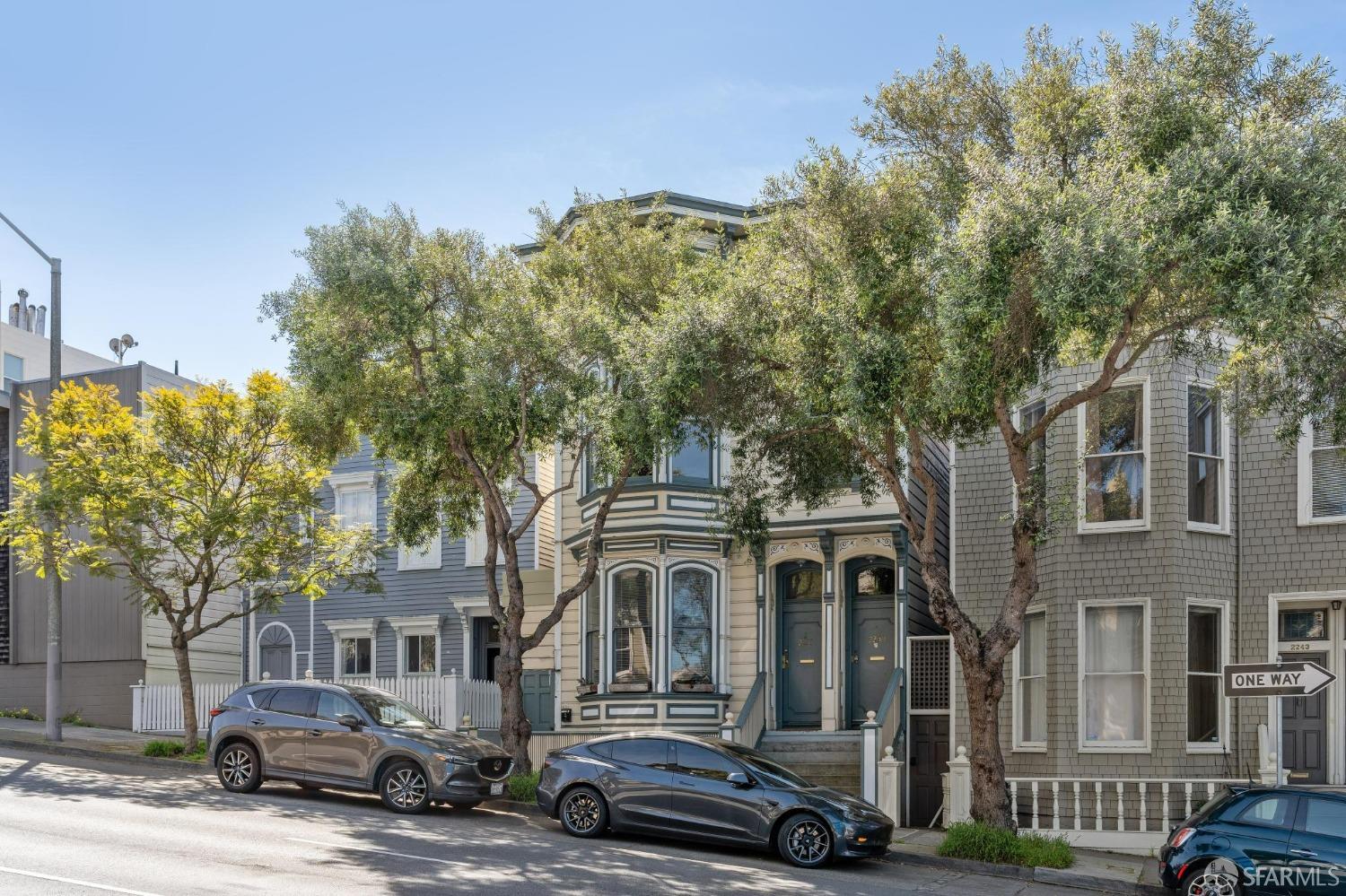 2237-2239 Pine Street