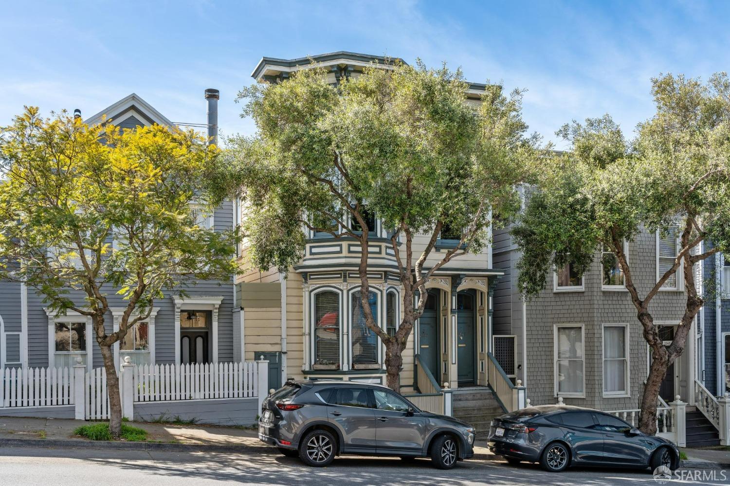 2237-2239 Pine Street