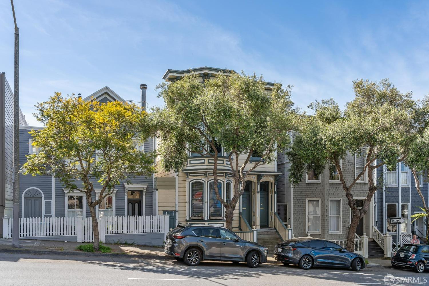 2237-2239 Pine Street