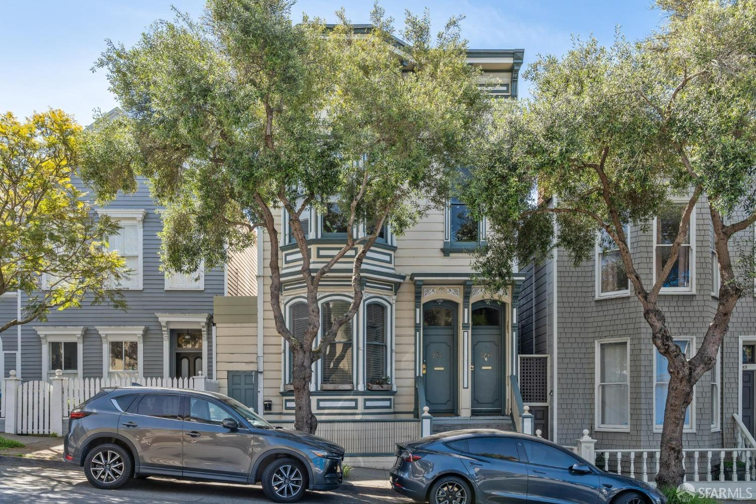 2237-2239 Pine Street