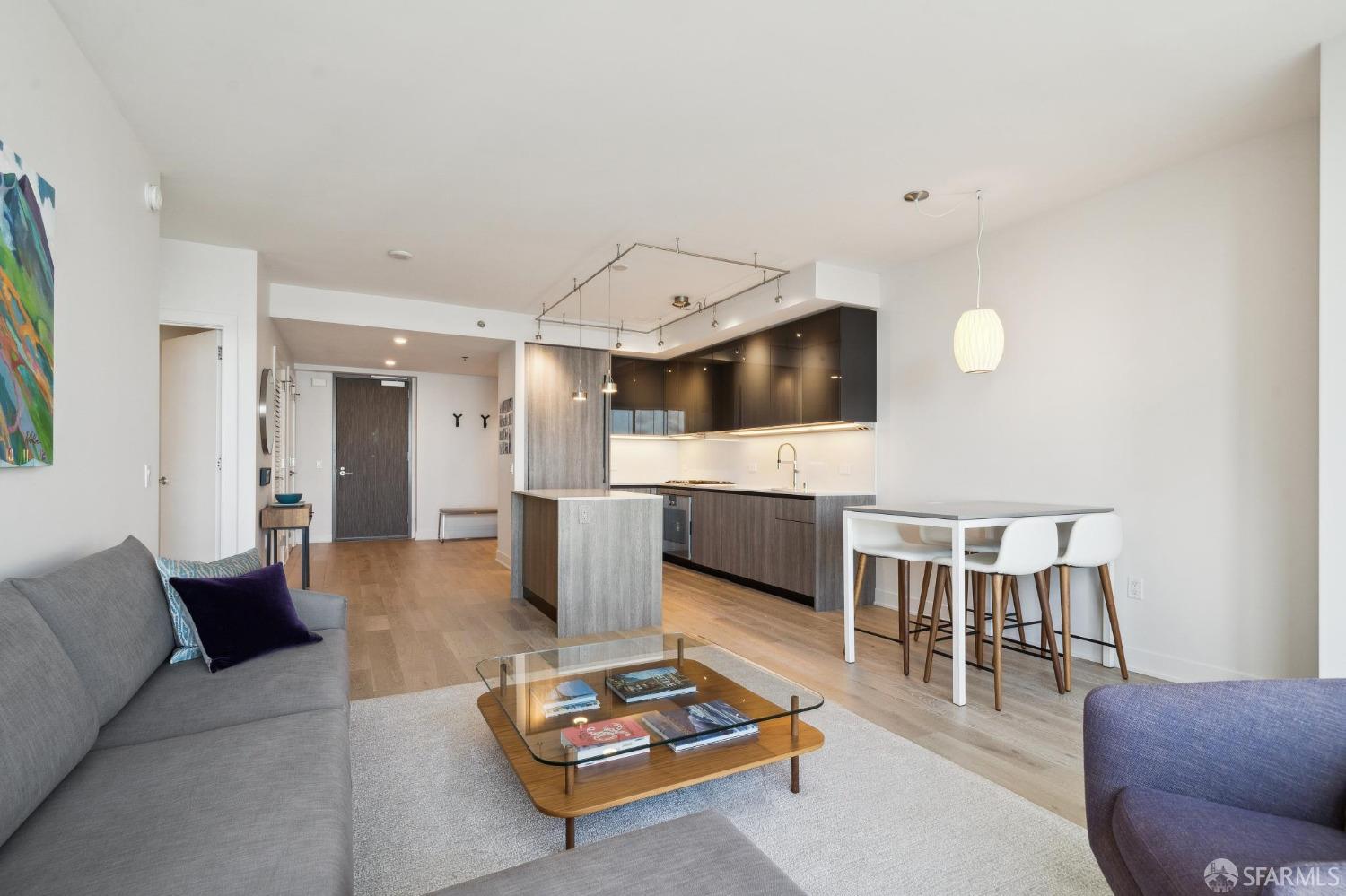 201 Folsom Street # 33D