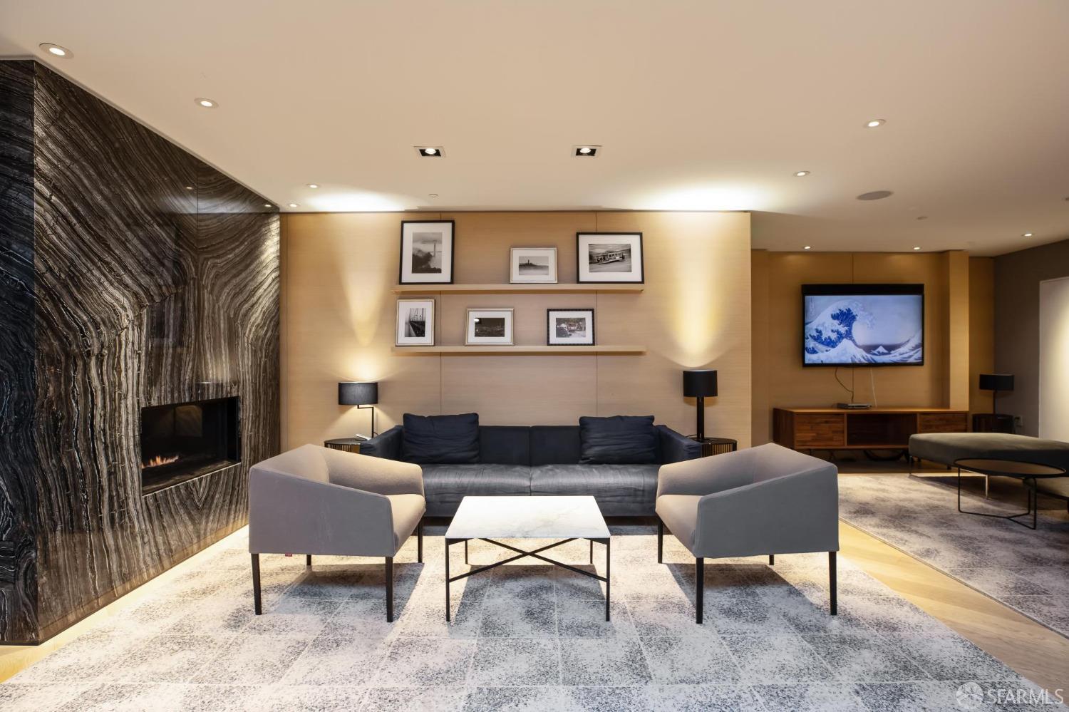 201 Folsom Street # 33D