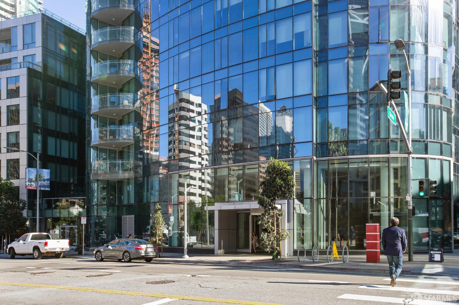 201 Folsom Street # 33D