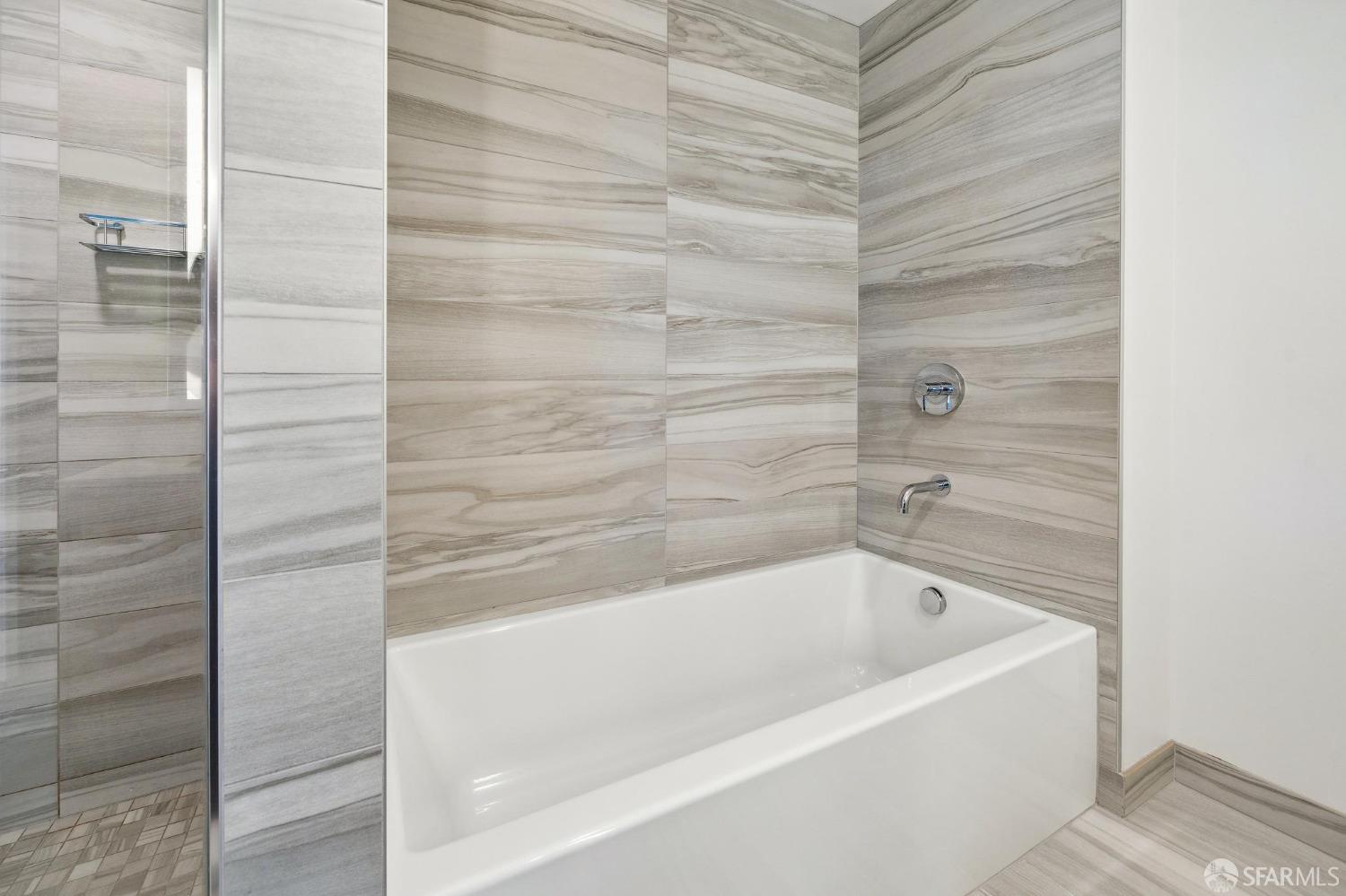 201 Folsom Street # 33D