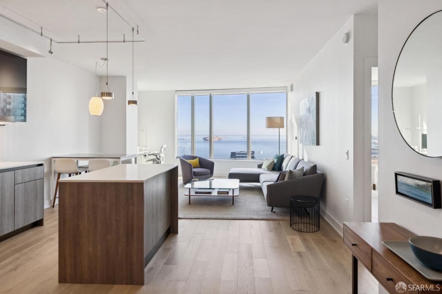201 Folsom Street # 33D