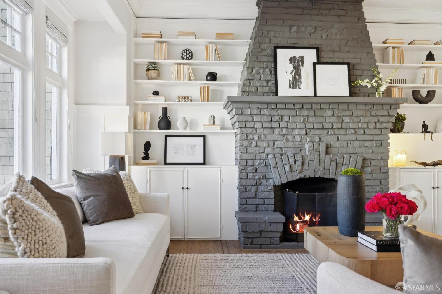 215 El Camino Del Mar