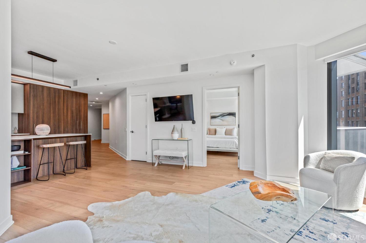 280 Spear Street # 8B