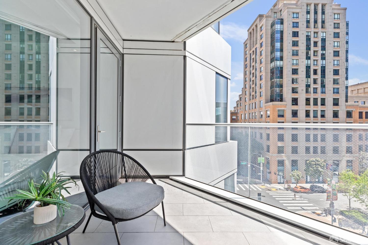 280 Spear Street # 8B