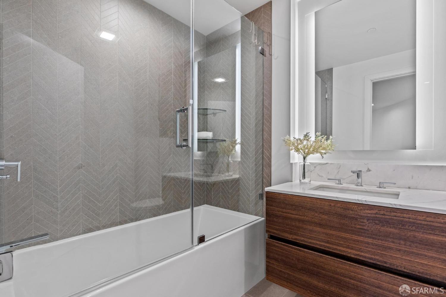 280 Spear Street # 8B
