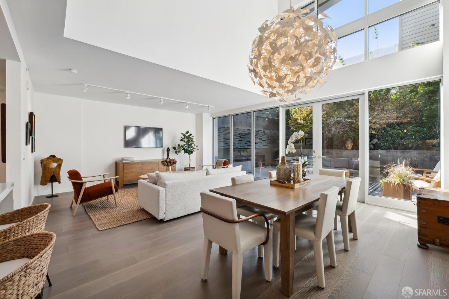 1501 Filbert Street Unit: TH1A