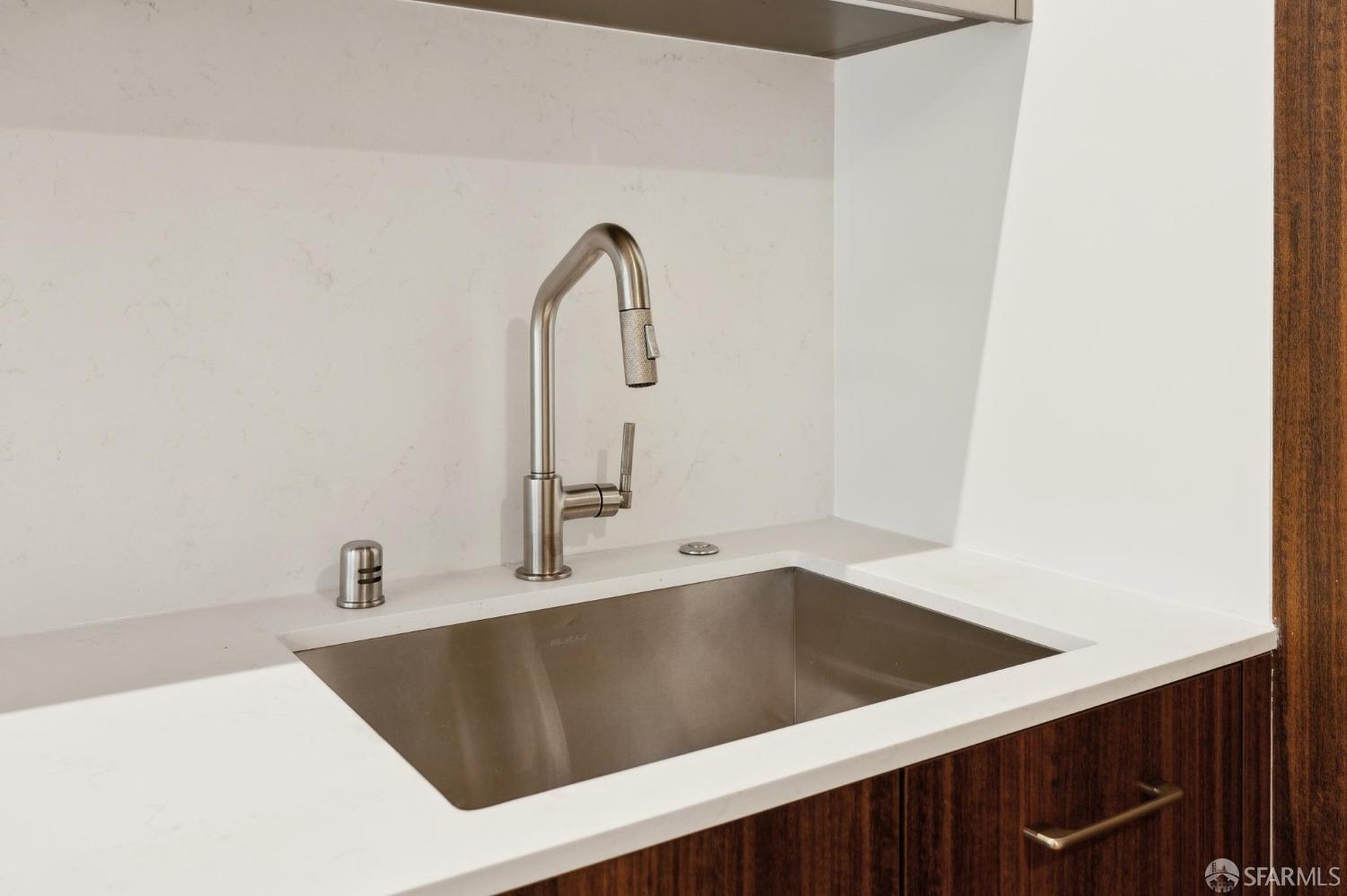 280 Spear Street # 8F