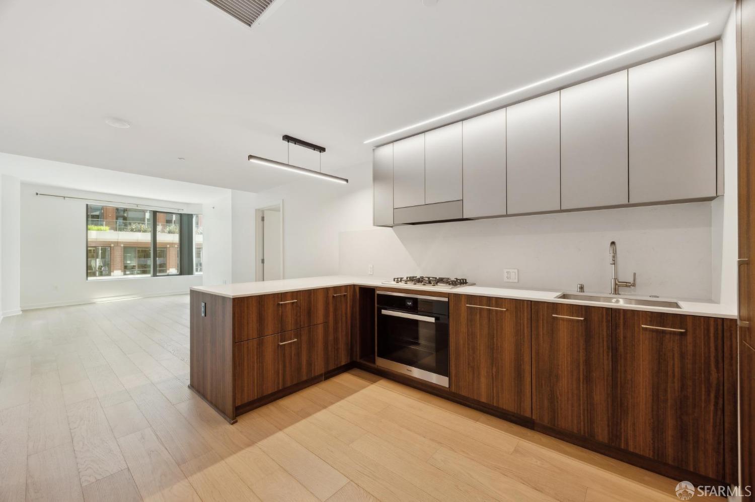 280 Spear Street # 8F
